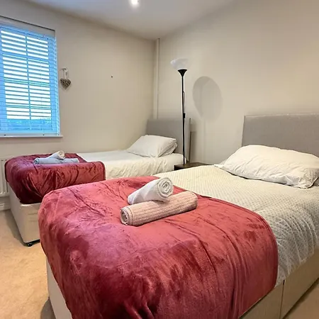 The Retreat - 4 Bedroom Townhouse Semesterbostad