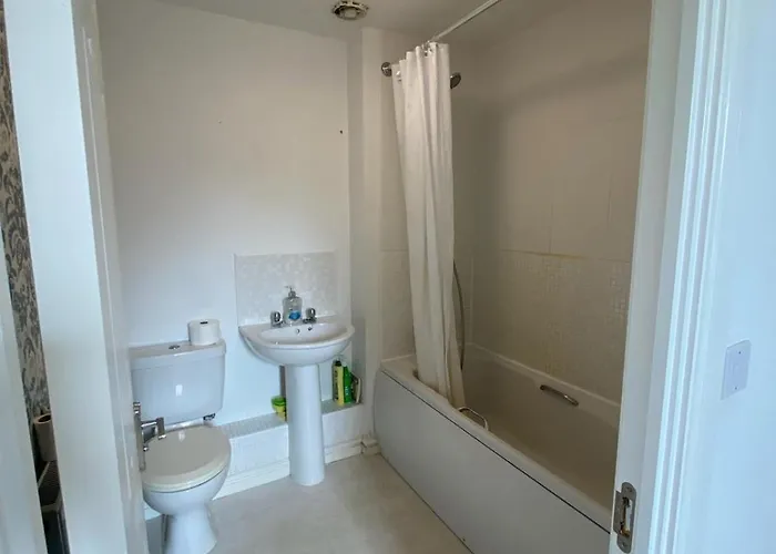 The Retreat - 4 Bedroom Townhouse Semesterbostad Leeds (West Yorkshire)